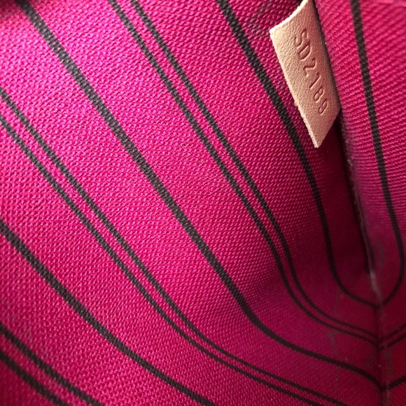 Authentic Louis Vuitton Pochette MM - Picture 11 of 11